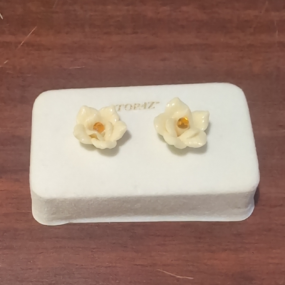Topez Birthstone November Birthday Earrings White Flower